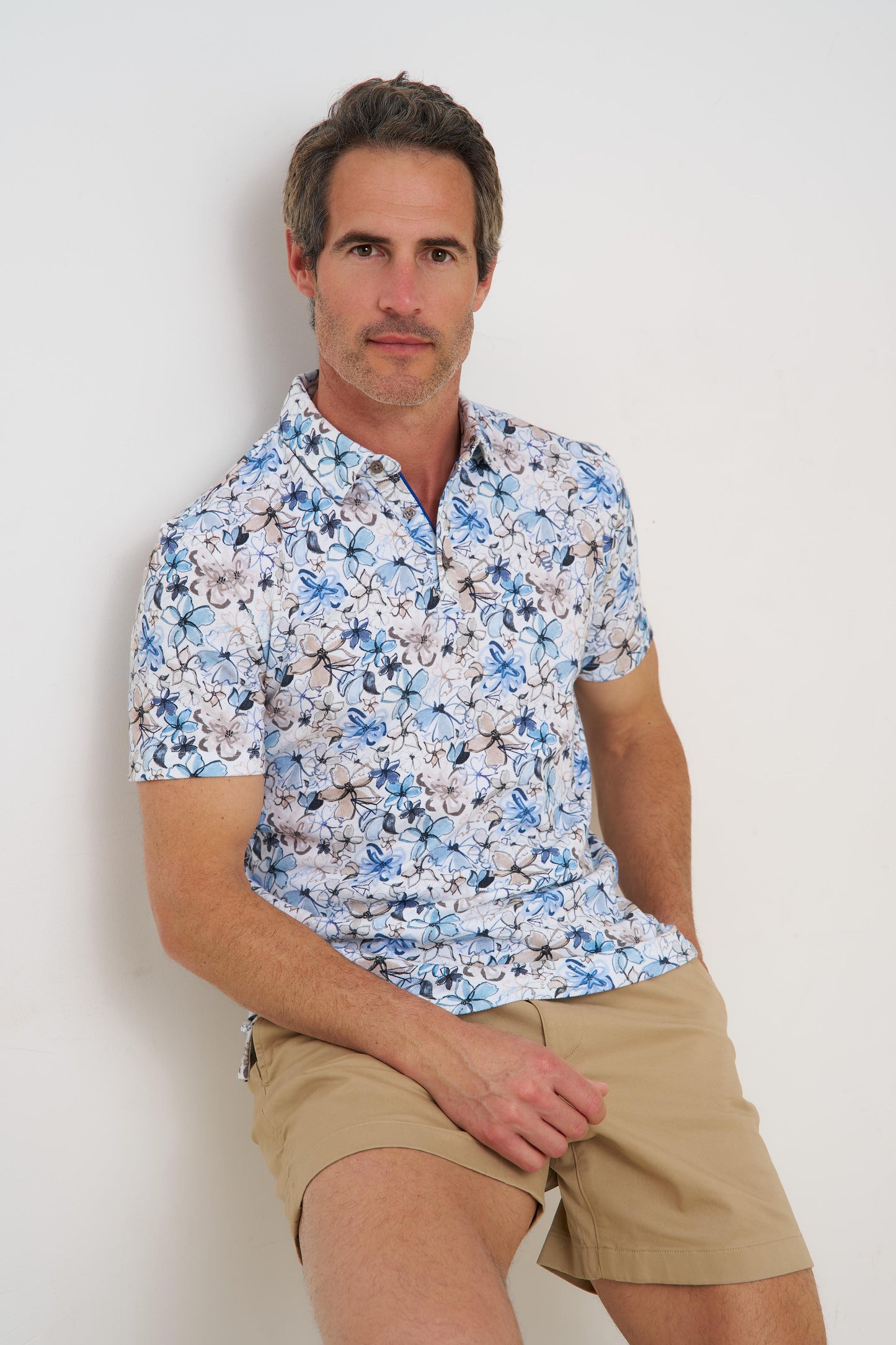 R2 Amsterdam White Floral Print Polo Shirt | Organic Cotton/Linen Pique Cotton Modern Fit